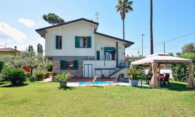 Lido di Camaiore House | Pet friendly home in Lido di Camaiore