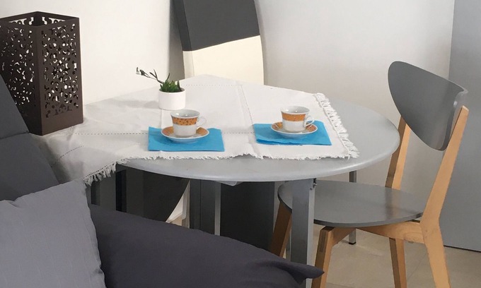 Golfe Juan Condo | Petit Studio Neuf , Bien Équipé; Golf Juan Centre