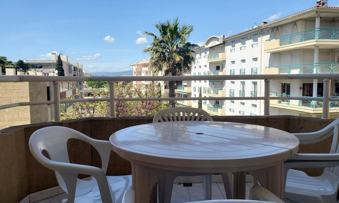 Frejus Port Apartment | Port FREJUS Studio with sleeping area of 30 m2 for 2 Adults 2 Children with quiet balcony on the garden side