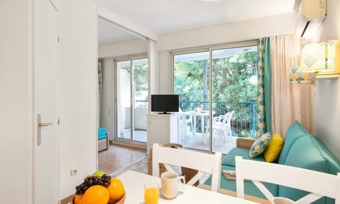 Menton Apartment | Résidence Pierre & Vacances Les Rivages du Parc*** - Studio for 4 people - 1 sleeping area - Balcony