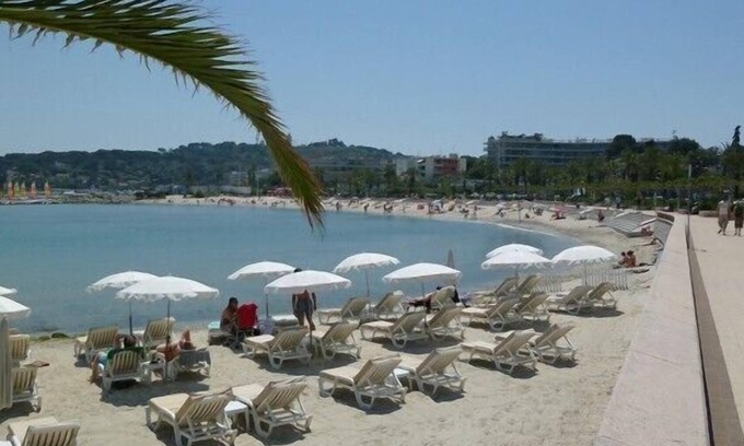 Antibes Old Town Apartment | Rent 2 rooms Furnished Au Coeur Du Vieil Antibes