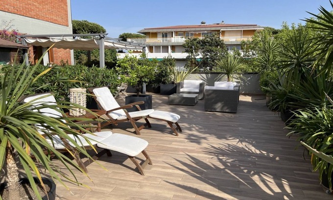 Forte dei Marmi Apartment | Residenza Frida By MMega