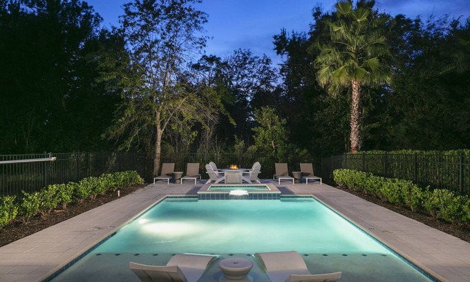 Reunion Villa | Reunion Bliss | 5 Bed Luxury Villa with Southwest Facing Pool & Spillover Spa
