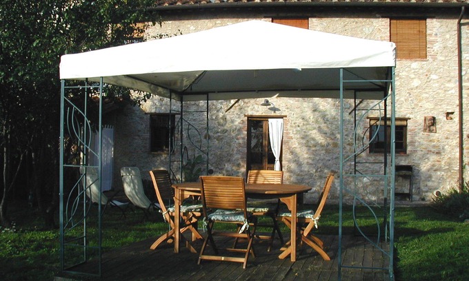 Camaiore House | RUSTIC CHIARA, inserted in the green hills of Camaiore
