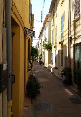 Antibes Old Town Apartment | Safranier Townhouse