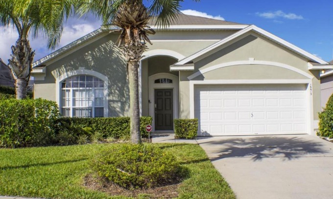 Four Corners House | Shannon's Glenbrook Home #258666