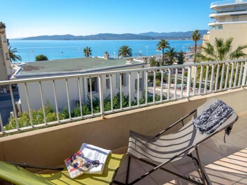 Saint-Raphael Apartment | Studio climatisé 2 pers - Vue mer - Proche plage/commerces - Accès WiFi gratuit - Parking dispo - FR-1-466A-34