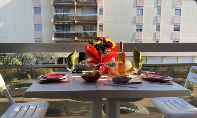 Frejus Plage Apartment | Studio cosy à 500m du port de Fréjus, proche plage et commerces - FR-1-226A-356