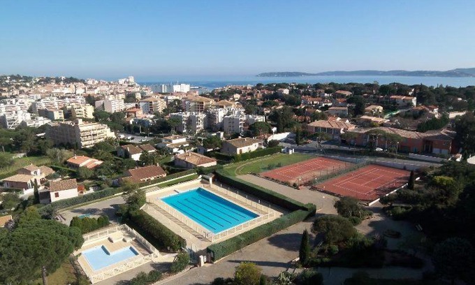 Sainte-Maxime Apartment | Studio Coteaux