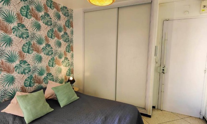 Saint-Raphael Apartment | Studio flat ∙ 2 guests