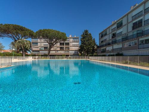 Saint-Tropez Apartment | Studio Paris Saint-Tropez by Interhome