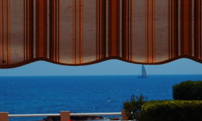 Boulouris-sur-Mer Apartment | studio pieds dans l'eau