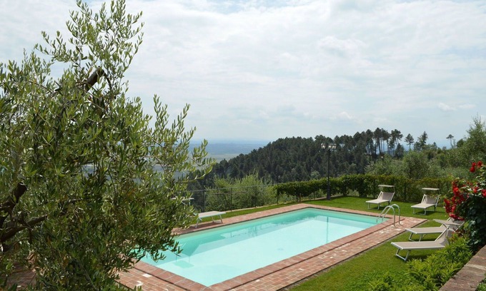 Cascine-La Croce Villa | Stunning private villa with private pool, WIFI, A/C, TV, terrace and panoramic view, close to Lu.