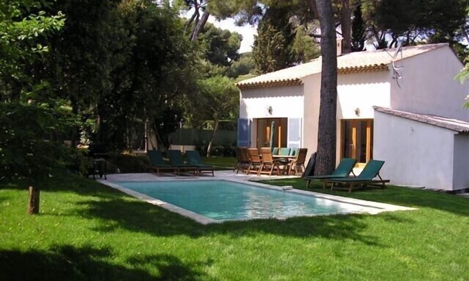 Cap-d'Antibes Villa | Stylish, Contemporary Villa heated pool, 10 mins walk to Beach