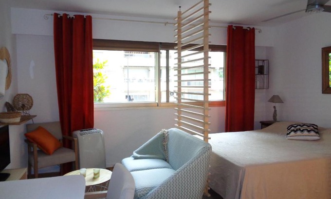 Juan-les-Pins Apartment | sun beach