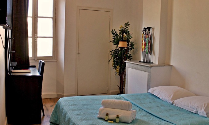 Cannes City Centre Apartment | Sunny 1 bedroom Street Commandant André