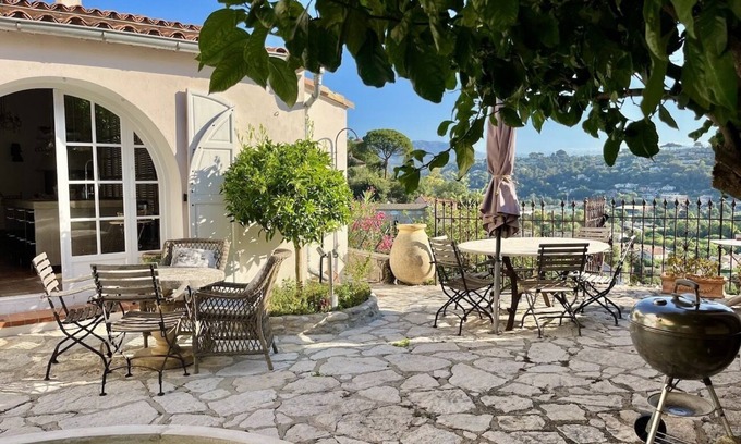 Cagnes-sur-Mer House | Super Cote d'Azur Home - Terraces + Dipping Pool + A/C - Ideal For Food Lover