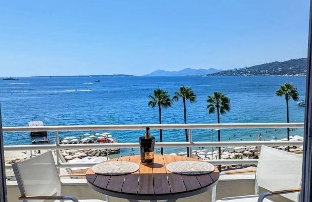 Juan-les-Pins Apartment | Superbe appartement vue mer panoramique