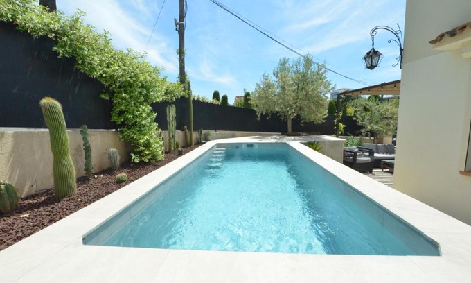 Riou - Petit Juas - Av de Grasse Villa | Superbe Villa Cannes avec terrasse & piscine