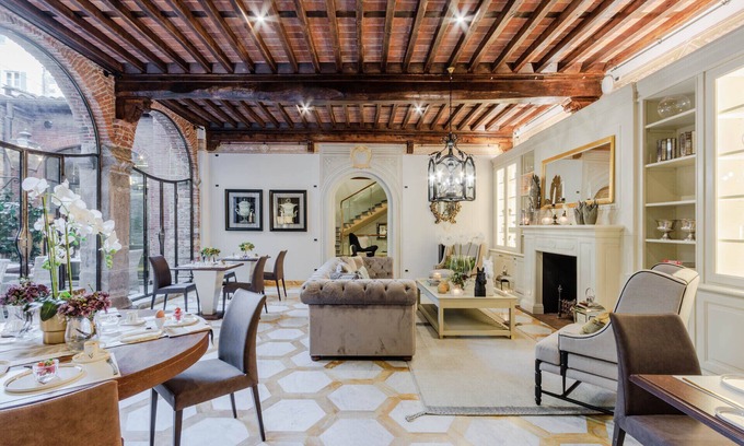 Lucca Historical Center Apartment | The Lucca Heritage Retreat, a Spacious Home with Outdoor inside the Walls of Lucca