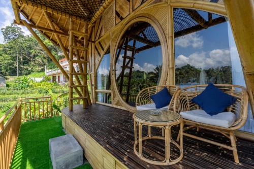 Selat Villa | Velonia Iseh