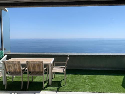 Cap d'Ail Apartment | Viangella - Dramatic sea view! Top floor 2km to Monaco