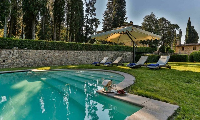 Vorno Villa | Villa ∙ 12 bedrooms ∙ 24 guests