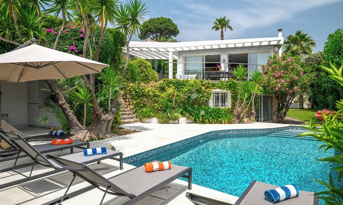 La Croix des Gardes Villa | VILLA CANNES: V. private, 15 mins walk to beach. Child friendly. Salt water pool