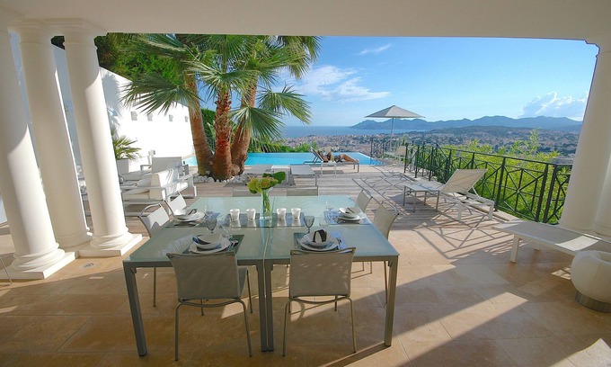 Le Cannet Villa | VILLA CONTEMPORAINE 12 persons (secured)