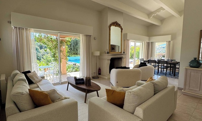Villeneuve-Loubet Villa | Villa Domaine 4 seasons Valbonne