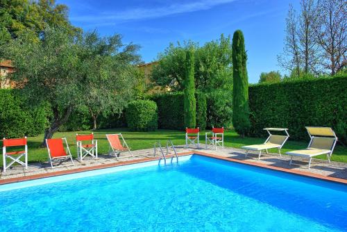 Capannori Villa | Villa Fiamma by PosarelliVillas