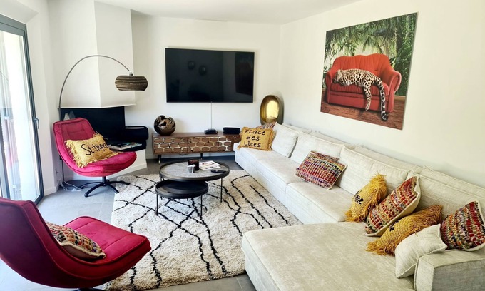 Saint-Tropez City Centre Villa | Villa Indie in the center of the village of St Tropez (heated swimming pool)