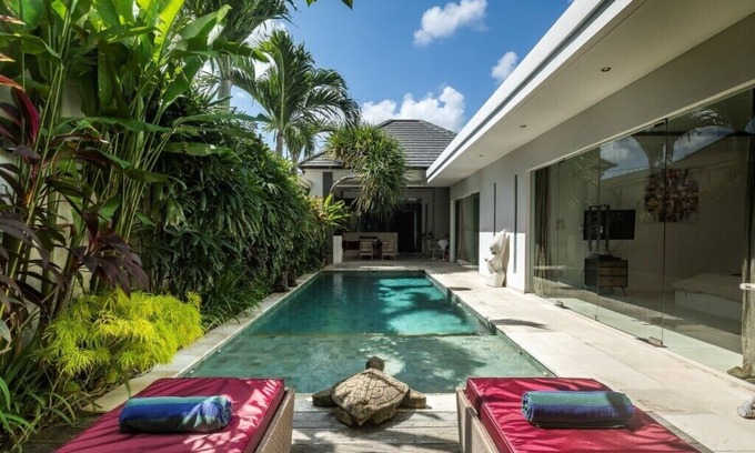 Sunset Road Villa | Villa Kallayaan - 10mn walk Oberoi Central Seminyak