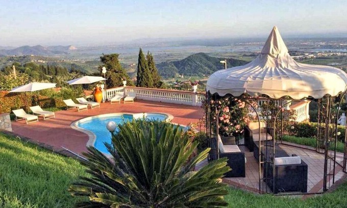 Corsanico Villa | Villa Sophia