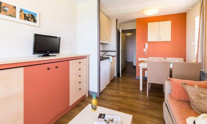 Cap Esterel Apartment | Village Pierre & Vacances Cap Esterel - Apartment 5 people - 1 bedroom - Terrace - Air-conditioned - Sea view - Renovated