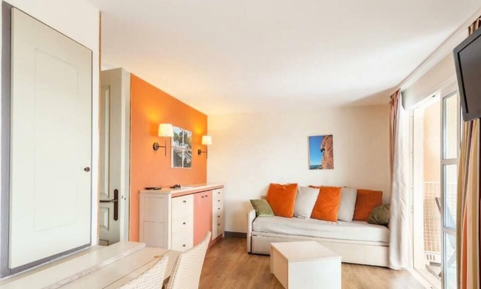 Cap Esterel Apartment | Village Pierre & Vacances Cap Esterel - Apartment 6 people - 1 bedroom + 1 sleeping area - Terrace - Air-conditioned - Sea view - Renovated