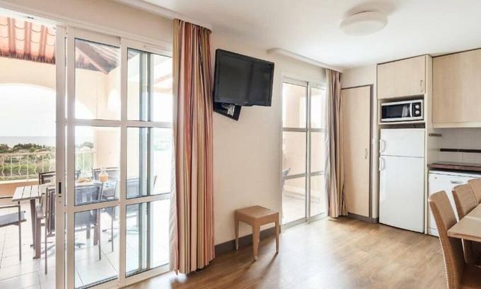 Cap Esterel Apartment | Village Pierre & Vacances Cap Esterel - Apartment 6 people - 1 bedroom + 1 sleeping area - Terrace - Air-conditioned - Renovated