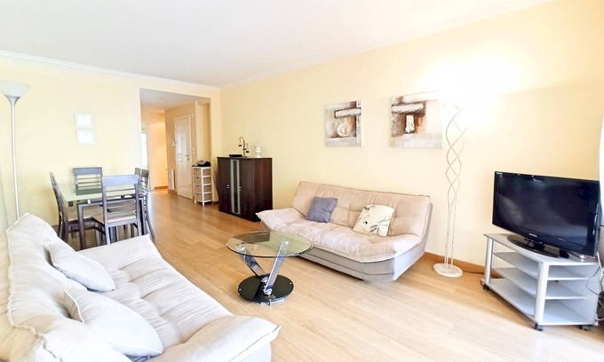 Cannes City Centre Apartment | Viva Riviera Cosy and Large 2 Bedrooms with balcony