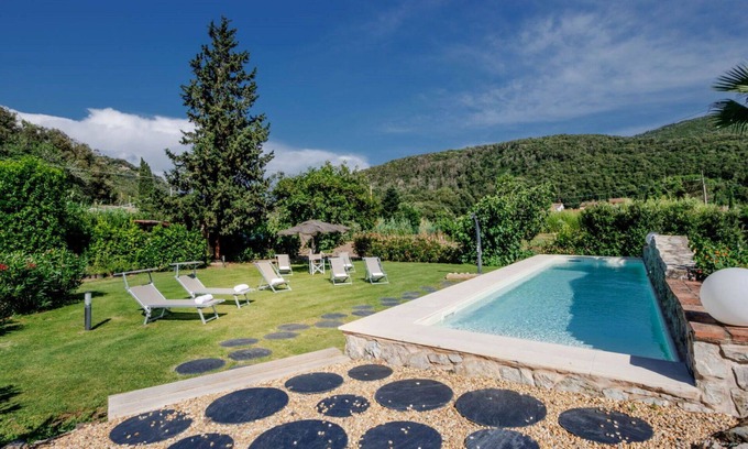 Rio Villa | Wonderful private villa for 8 guests with WIFI, A/C, private pool, TV, patio and pets allowed