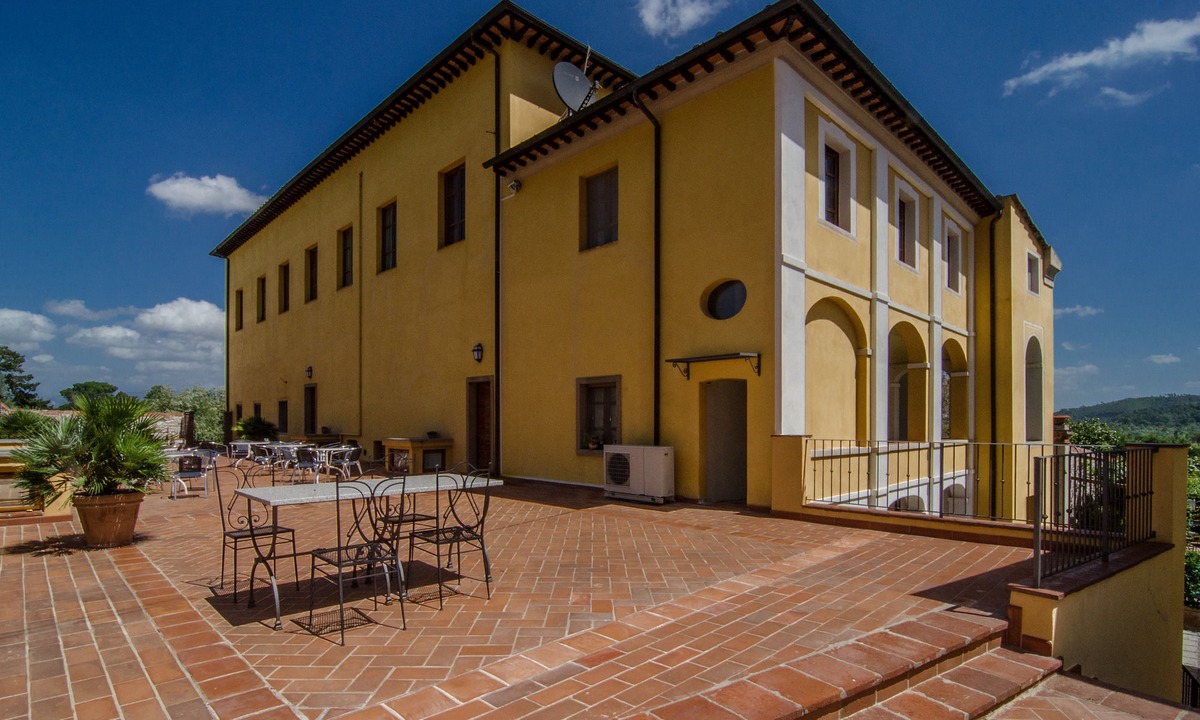 San Lorenzo a Vaccoli Hotel | Hotel Villa Cheli