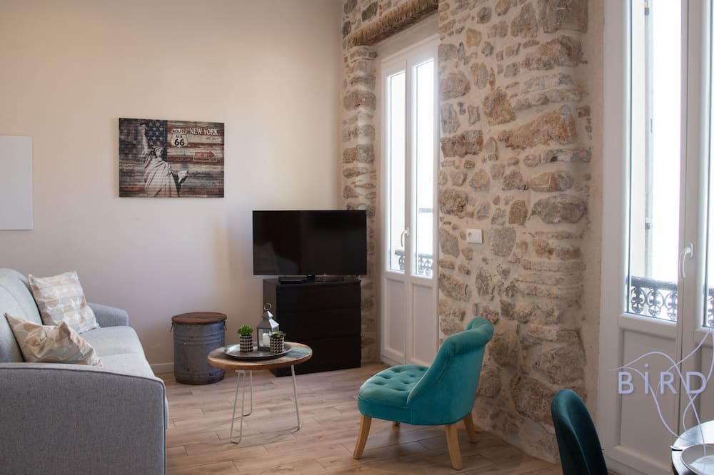 Antibes Old Town Apartment | charming 2-room apartment in the heart of Antibes