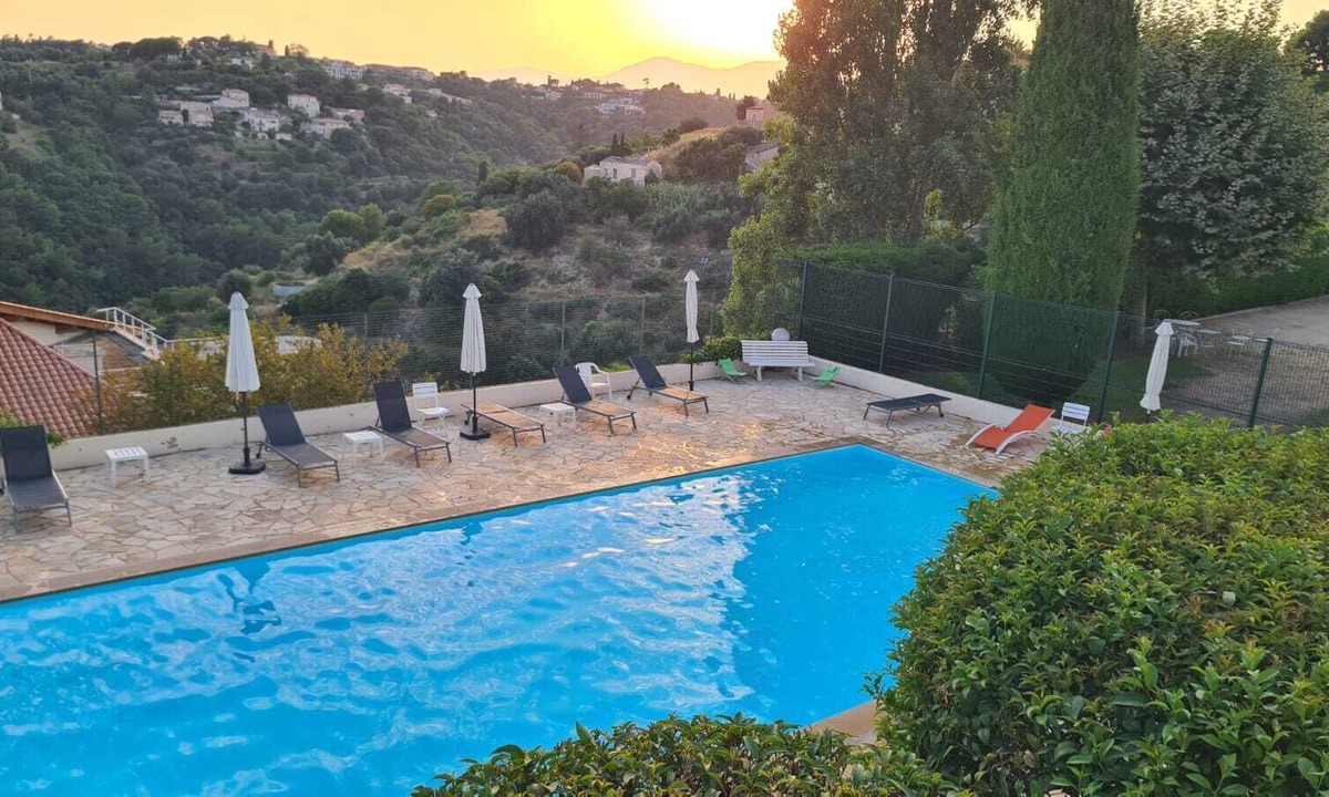 Saint Antoine Apartment | Appartement T3 vue mer Dans Résidence Fermée Avec Piscine