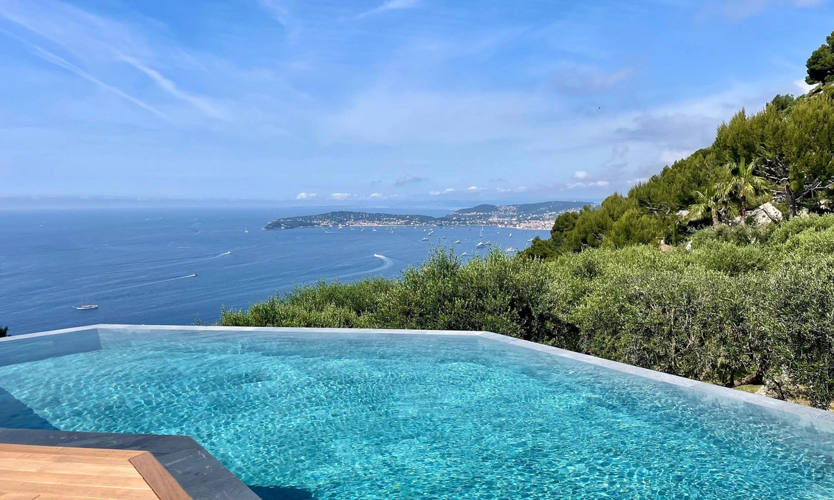 Cap d'Ail House | Breathtaking Clifftop Villa with Panoramic Mediterraneanview