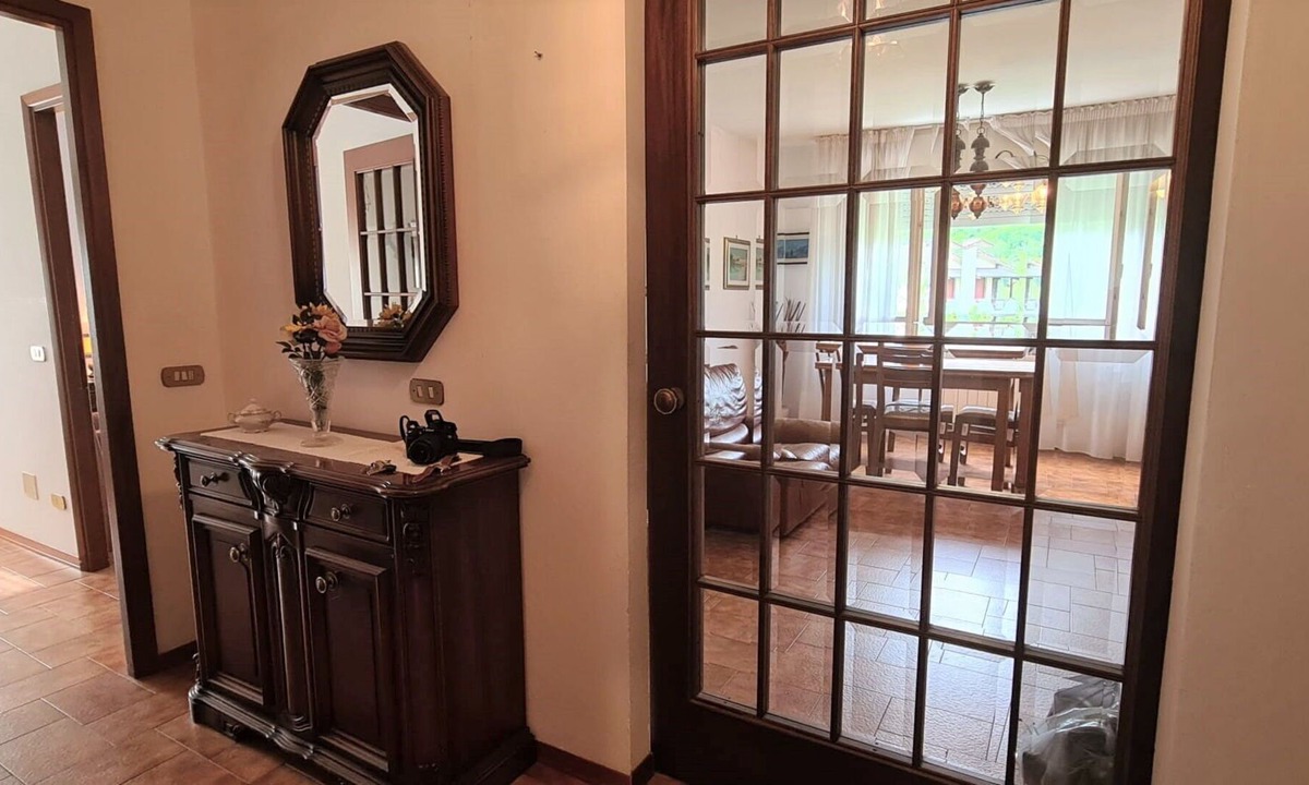 Maglietola Apartment | Apartment in Monzone with 2 bedrooms sleeps 5