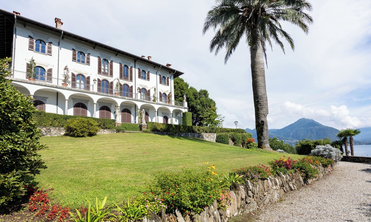 Verbania Villa | Villino San Remigio (18 Pax)