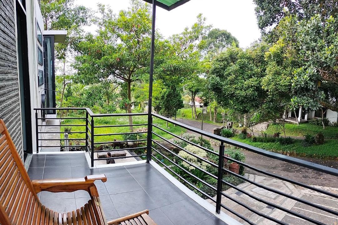Ambarawa Cabin | Villa Omahe Dewe by Da- hee