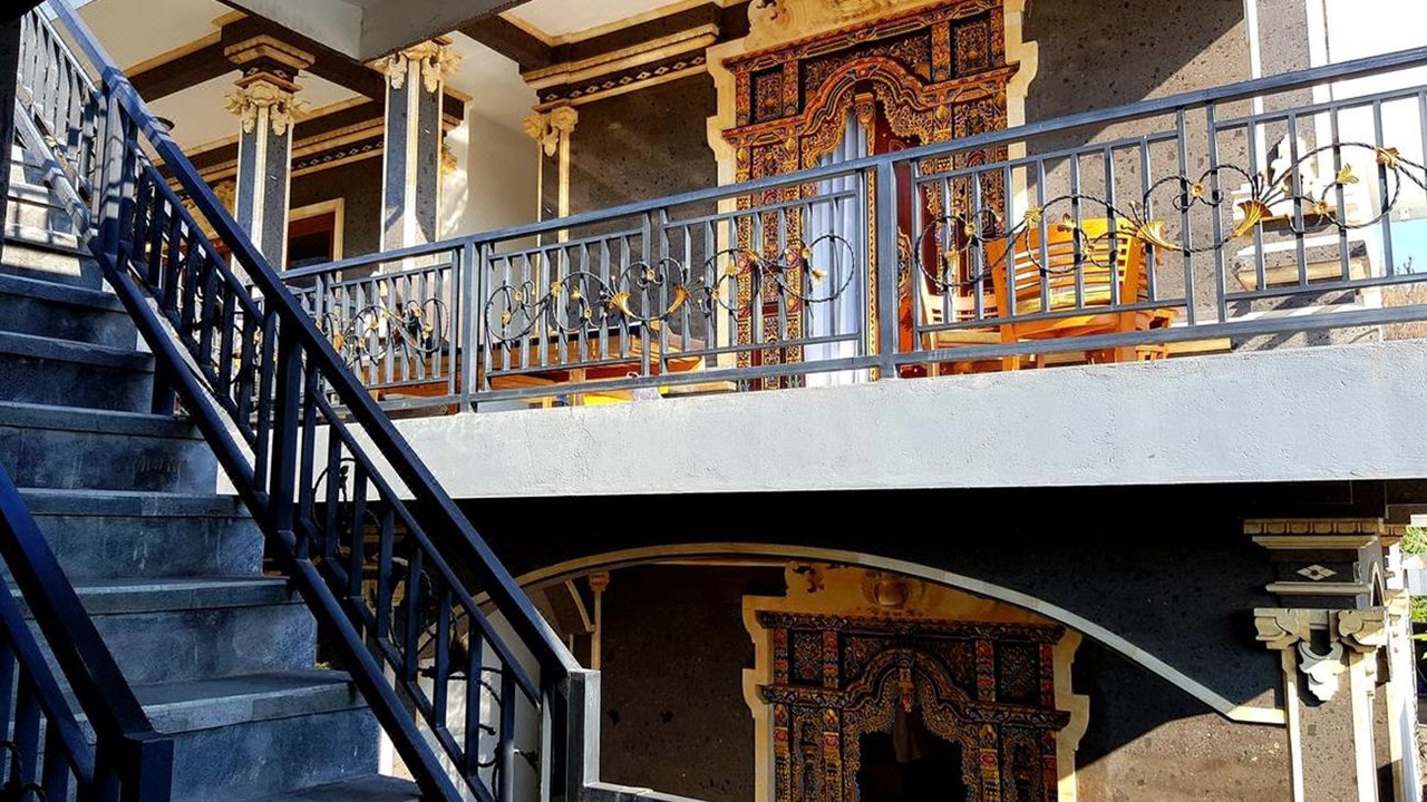 Photo of Buildings in Amed