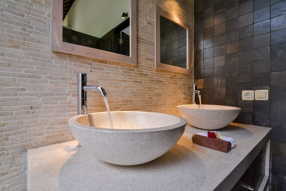 Photo of Bathroom in Lokapaksa