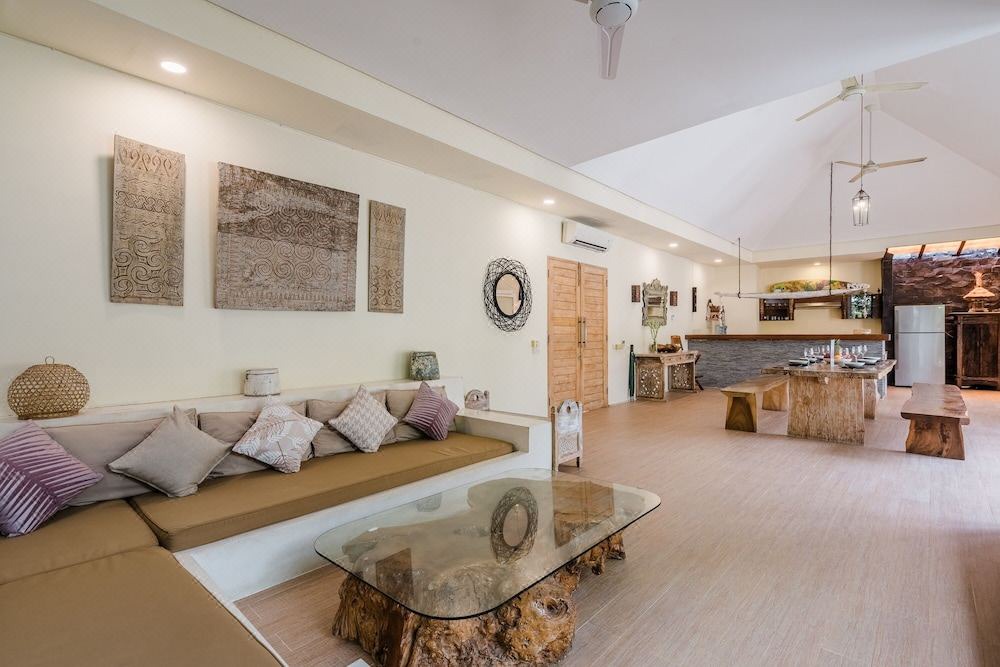 Photo of Livingroom in Sunset Road
