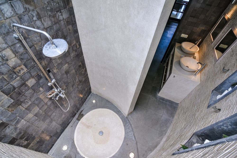 Photo of Bathroom in Lokapaksa